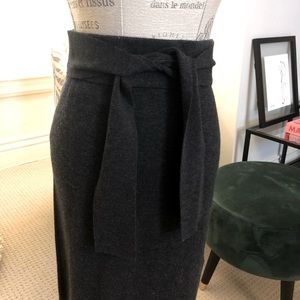 Grey knit bodycon skirt
